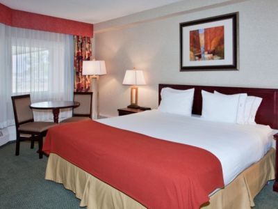 Hotel Express & Suites-hinton By Ihg